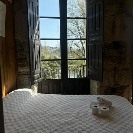 Hostal Roots And Boots